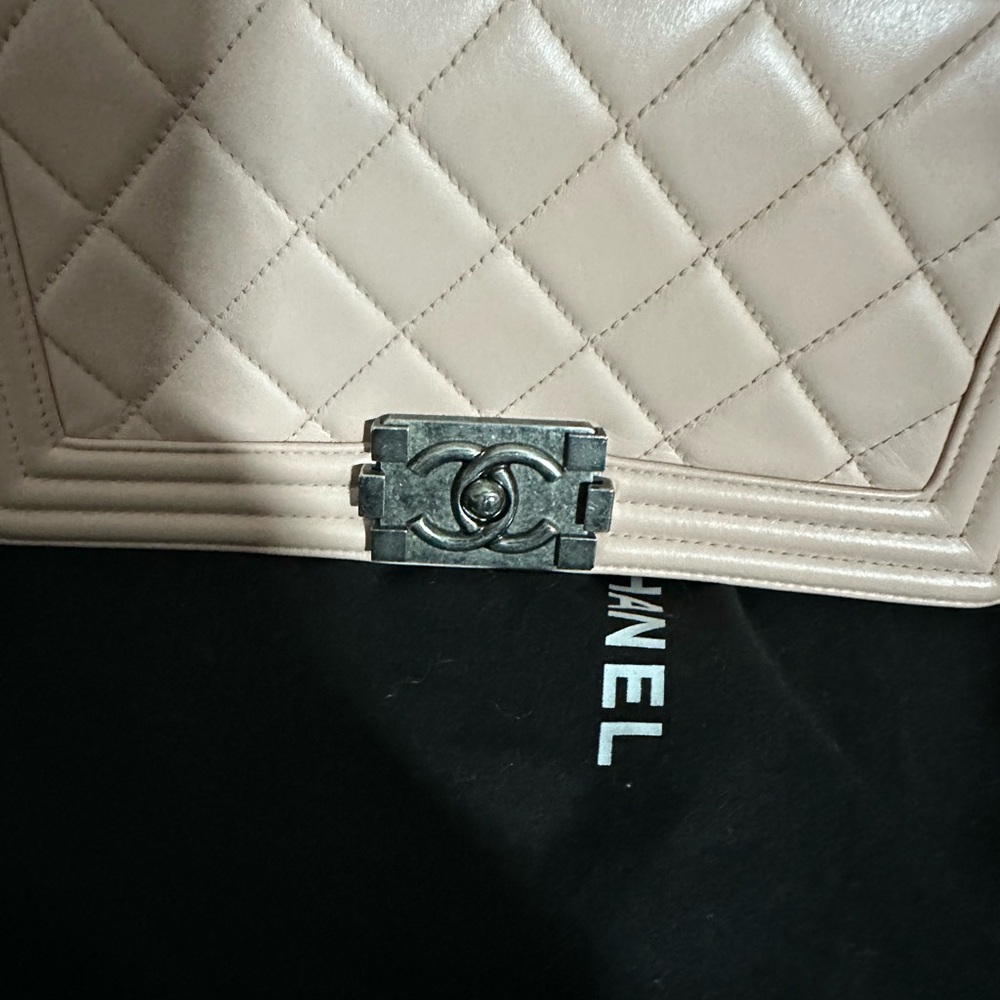 Grained Calfskin Quilted Small Boy Flapped Dusty Pink Chanel. - Picture 4 of 13